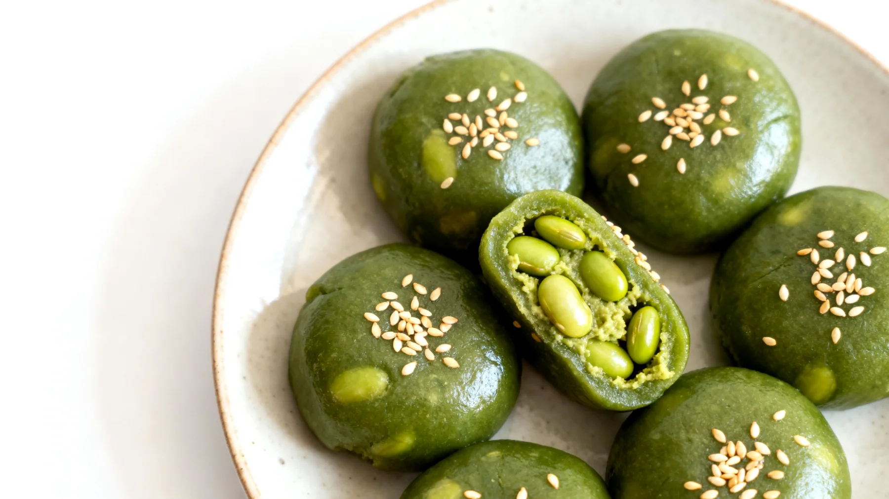 Mochi mit Edamame und Sesam"